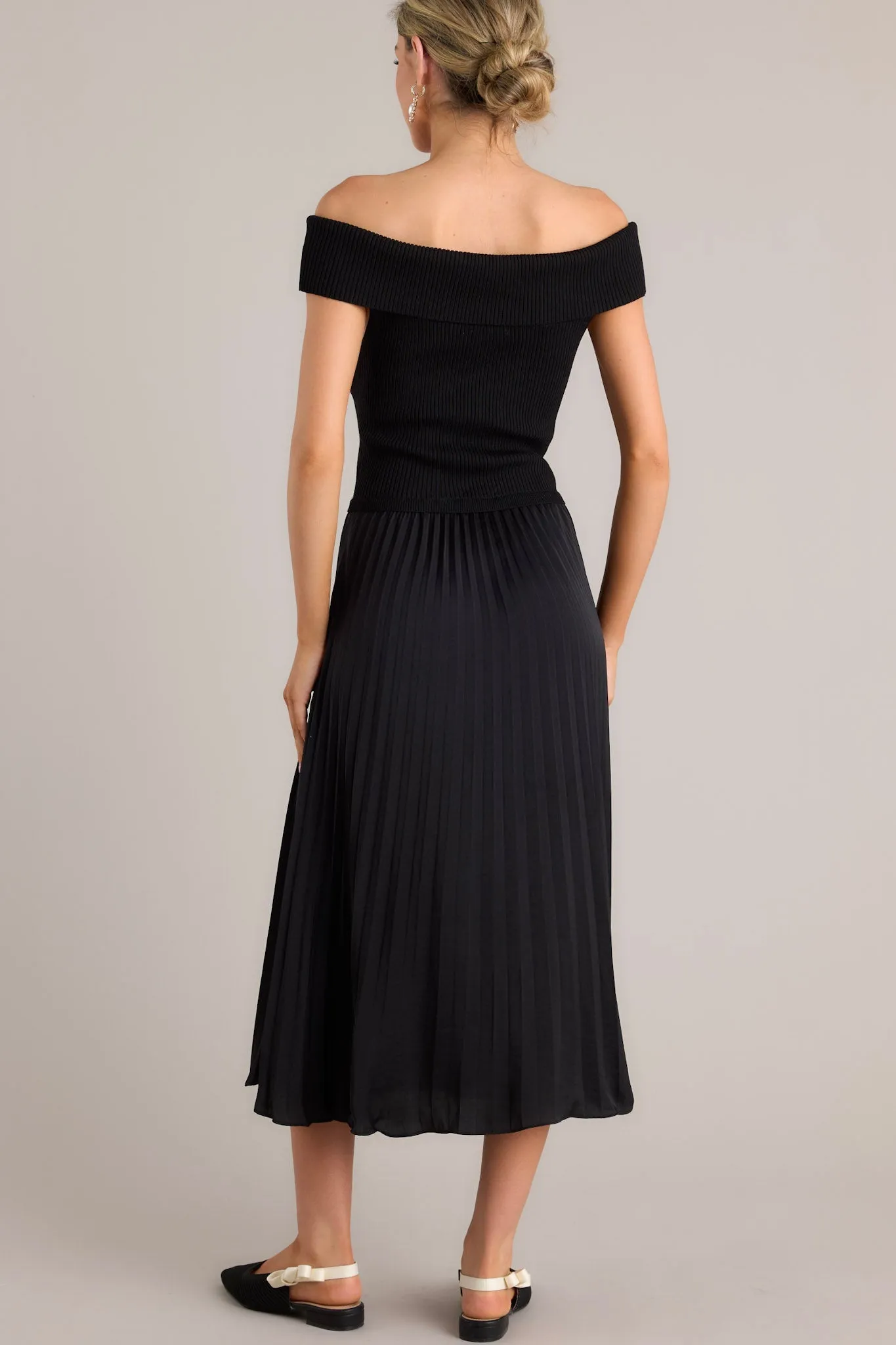 Beautiful Life Black Pleated Midi Dress