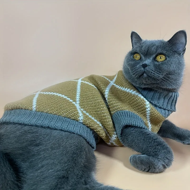 Cozy and Stylish Fashion Cats Sweater in Khaki Rhombus