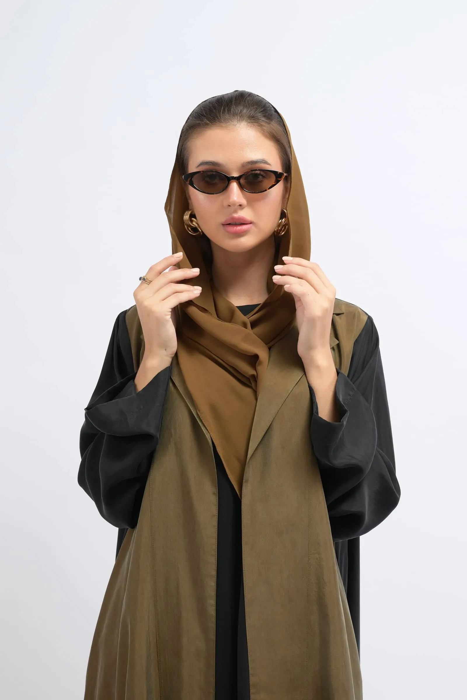 Firyal Zeiti Blazer Abaya