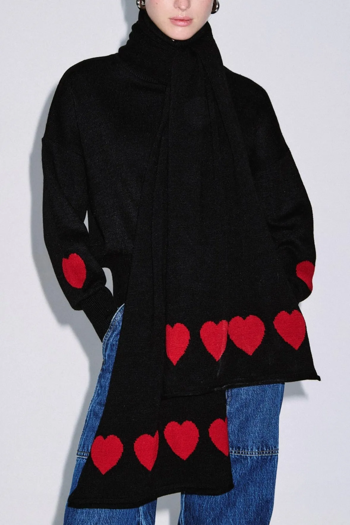 KNIT SCARF "HEARTS"