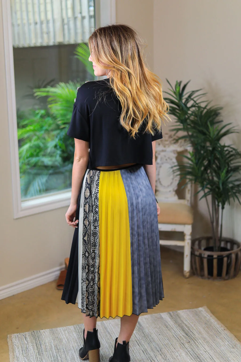 Last Chance Size Medium | Downtown Feels Snake Skin Color Block Pleated Skirt in Mustard Yellow