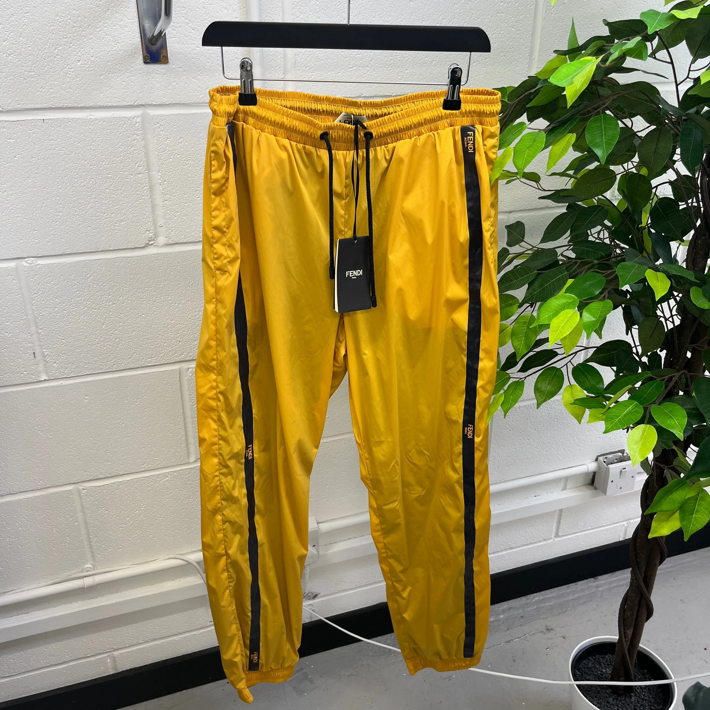 Men's Logo Joggers Yellow Size IT 50 / UK 34