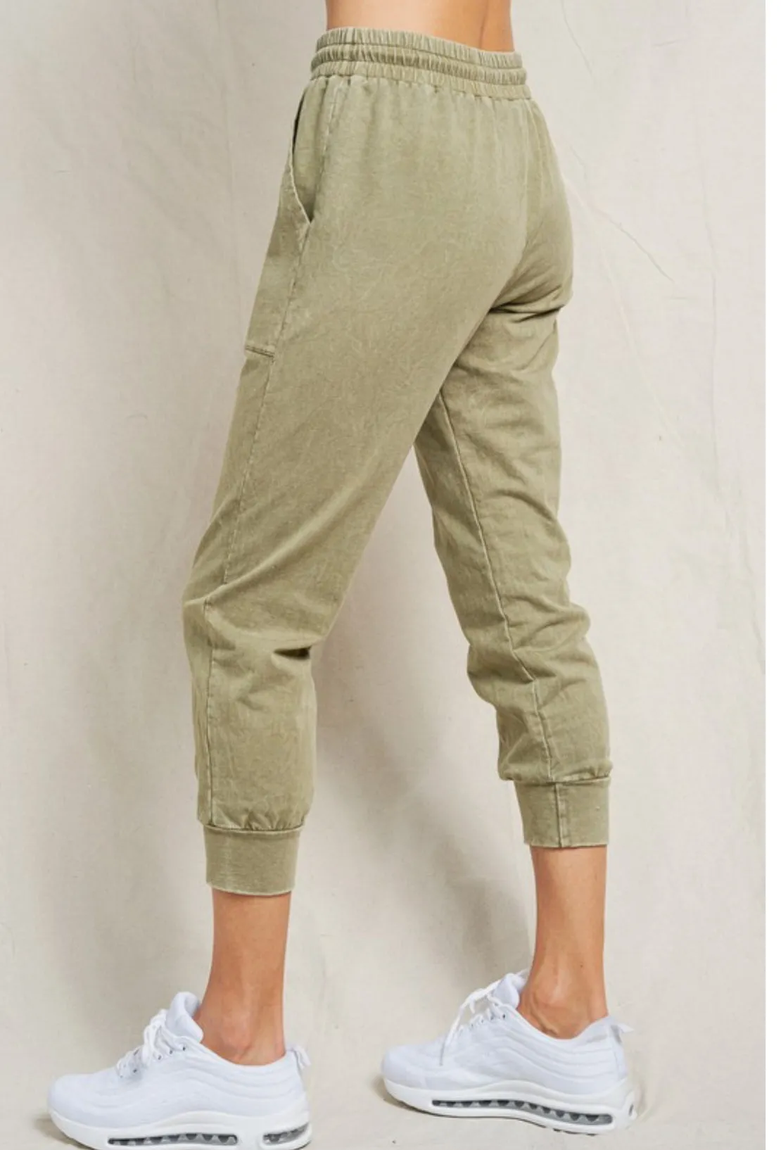 Sarah Crop Cargo Joggers: Olive