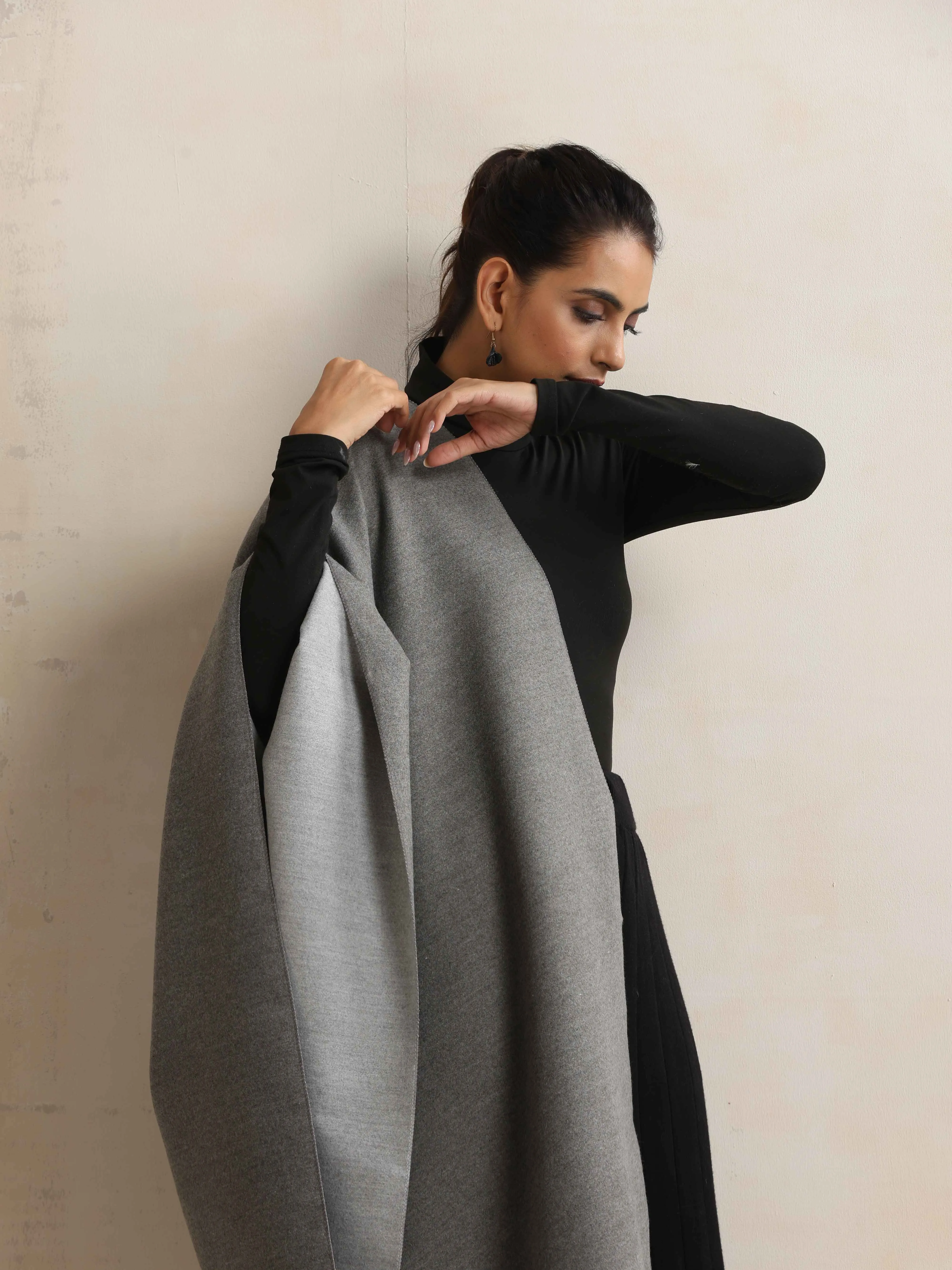 trueBrowns Grey Reversible Woollen Stole