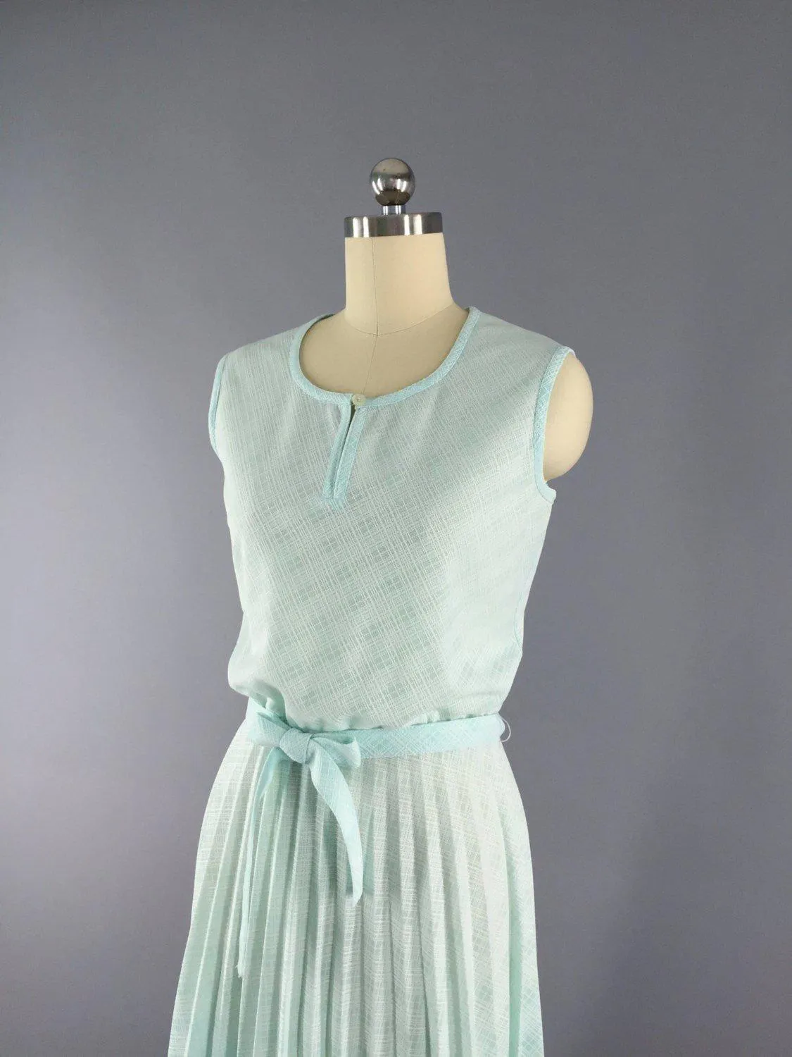 Vintage 1970s Day Dress / Mint Green Plaid