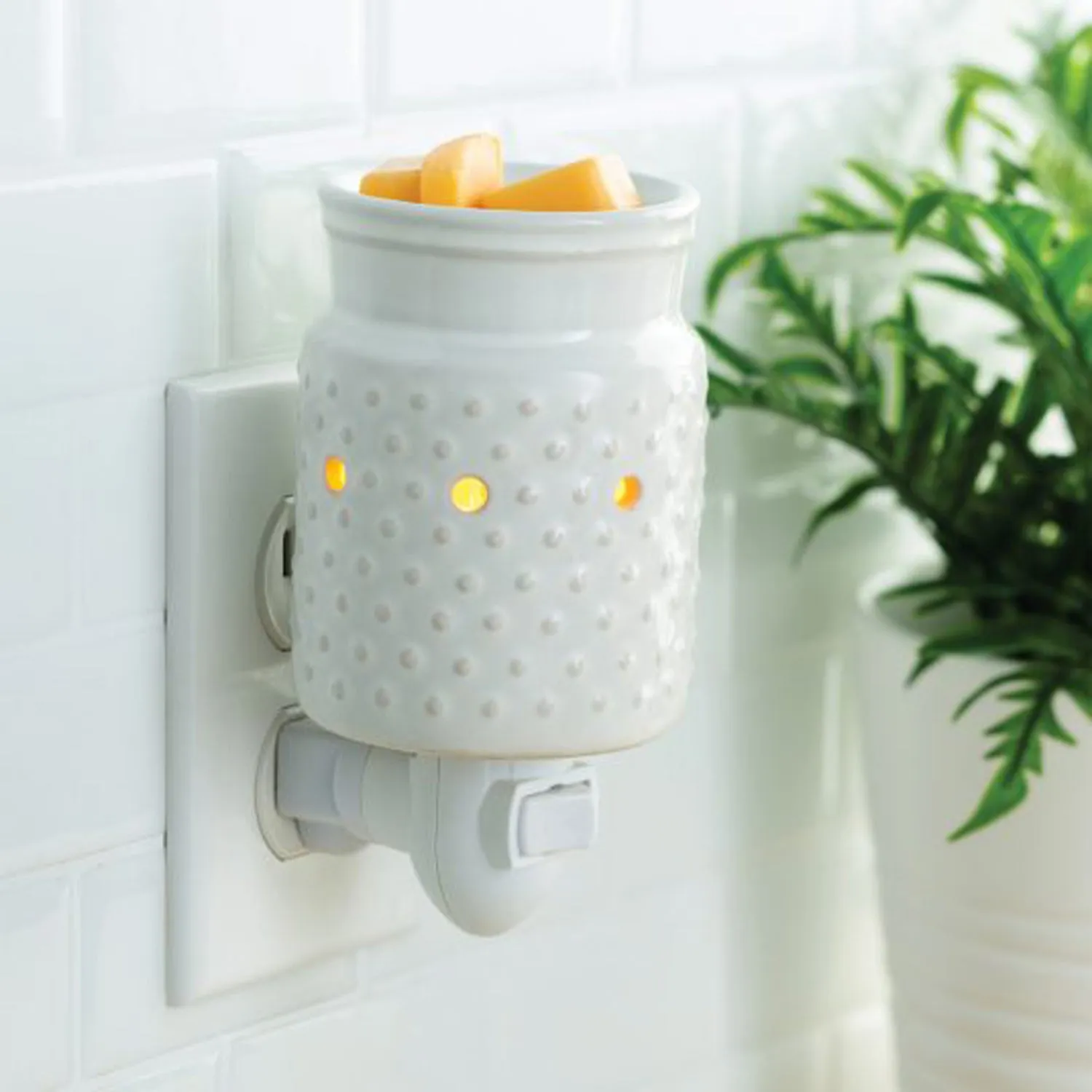 White Hobnail Pluggable Fragrance Warmer PIWHB